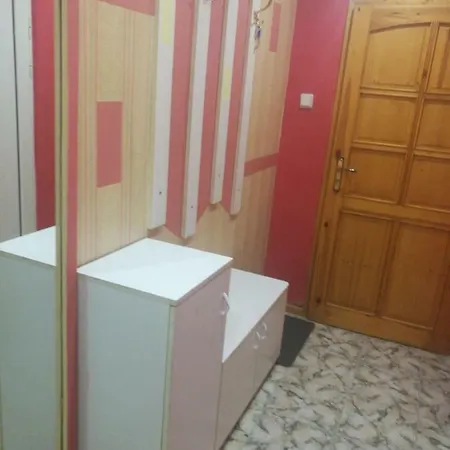 Младост * Warna